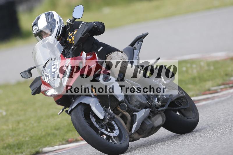 /Archiv-2025/09 22.04.2025 Cornu Master School ADR/gruen-vert/33